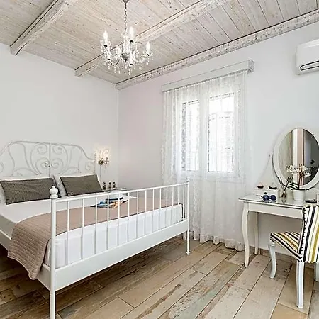 Nektar, Luxury In Chora Naxos 호텔 4*
