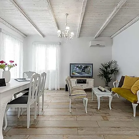 Nektar, Luxury In Chora Naxos * Naxos City